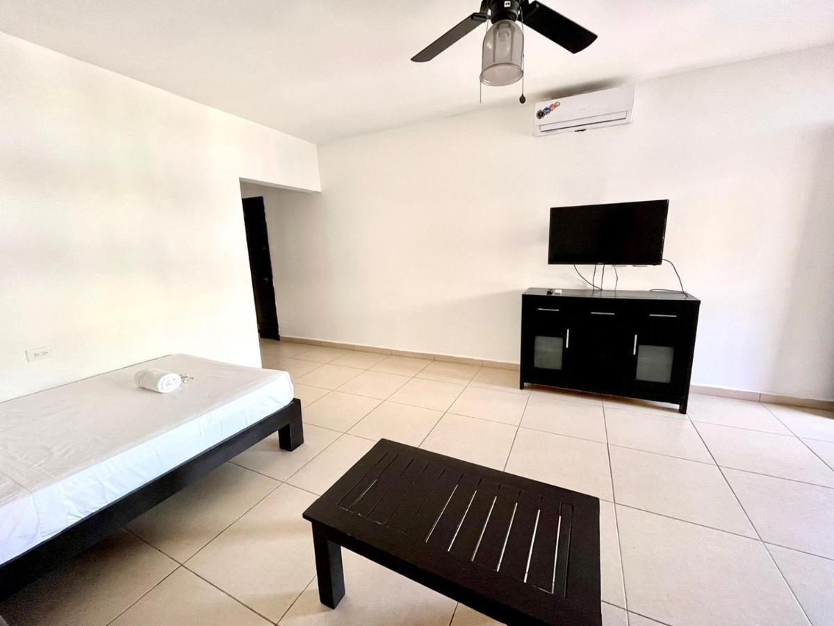 We Playa Hotel Плая-дель-Кармен Экстерьер фото